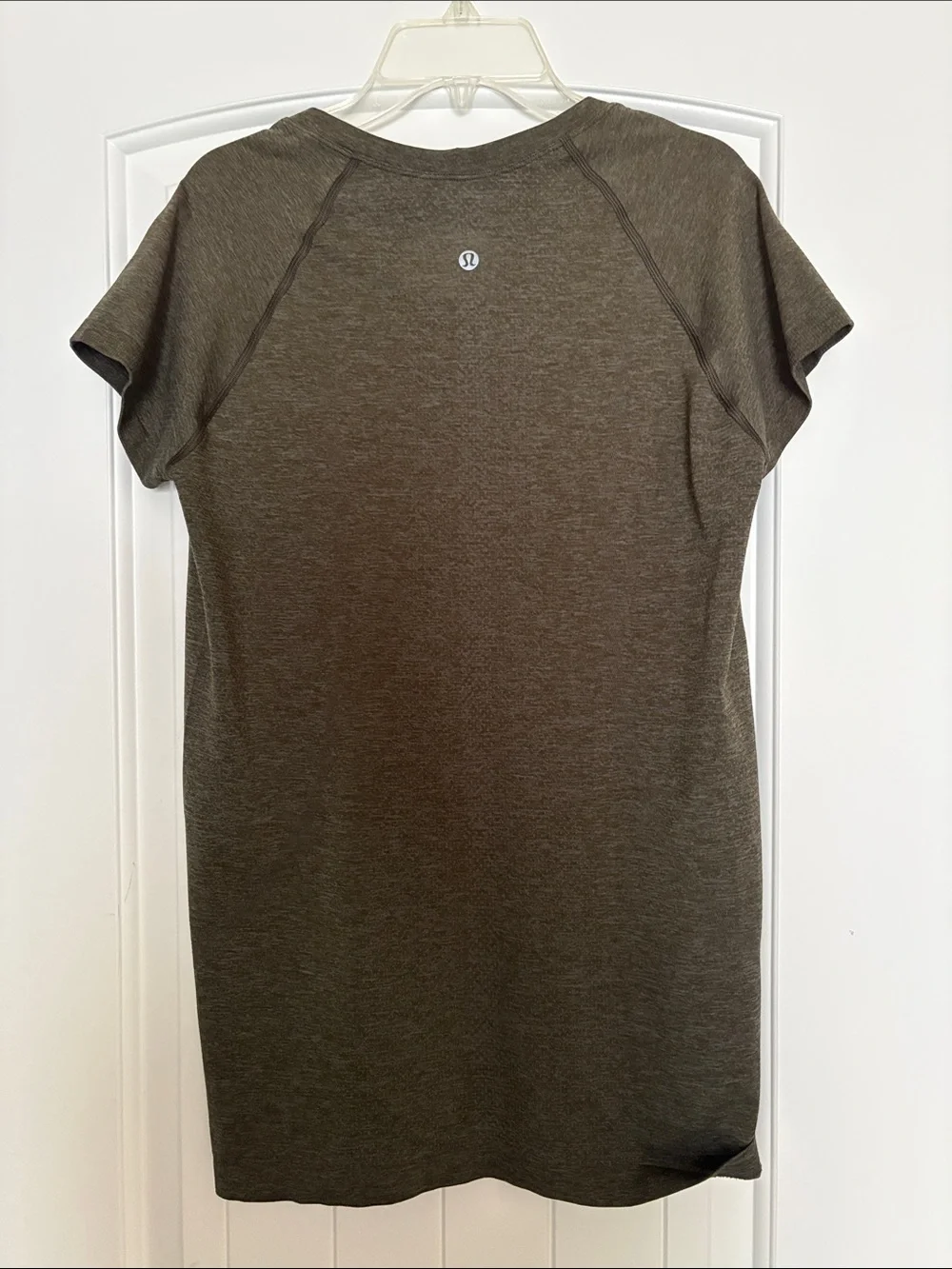 Lululemon women’s Olive Short Sleeve  Tee size 10